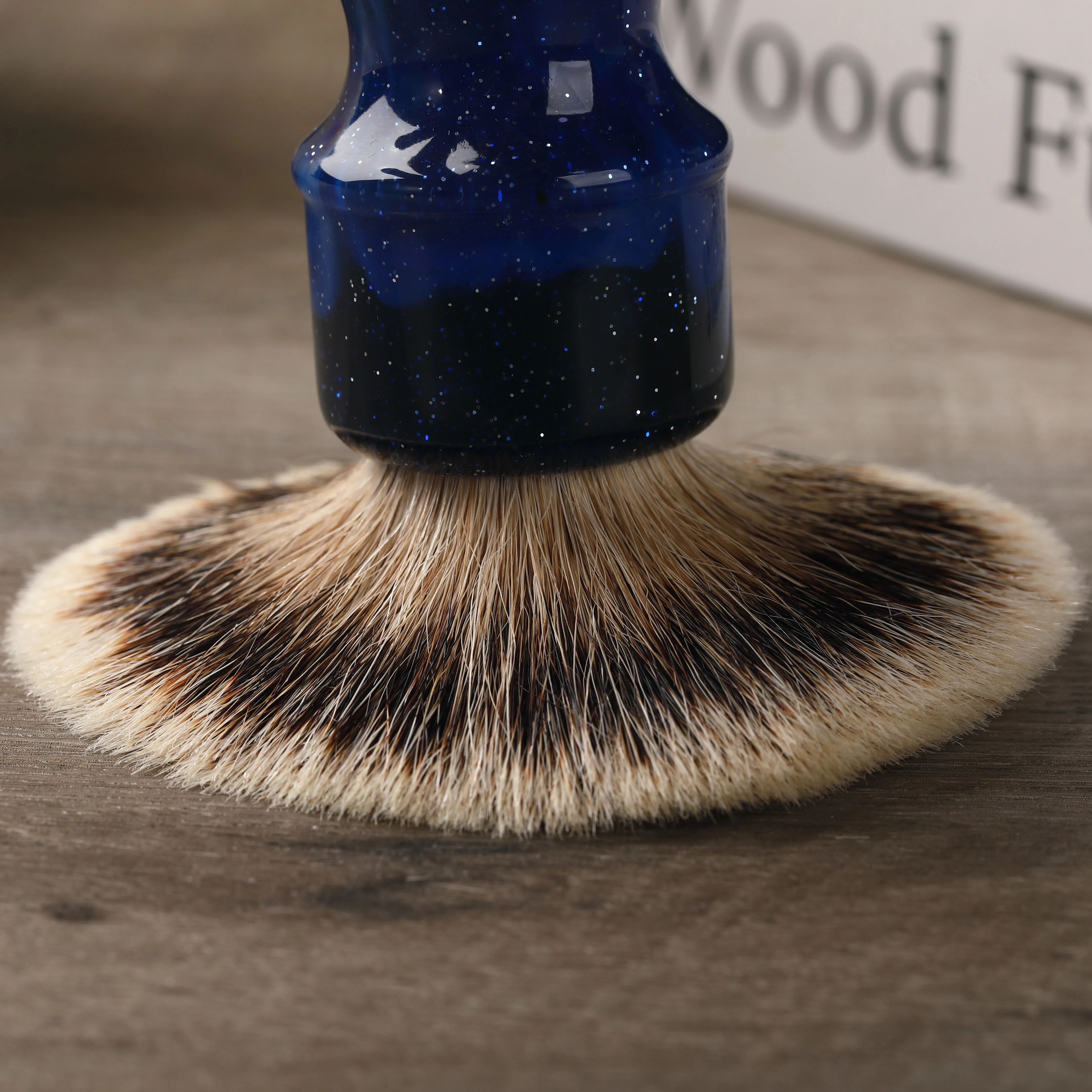 pennello-da-barba-yaqui-24mm-con-manico-color-spazio-misterioso-nastro-di-pelo-di-tasso-silvertip-per-un'esperienza-di-rasatura-liscia