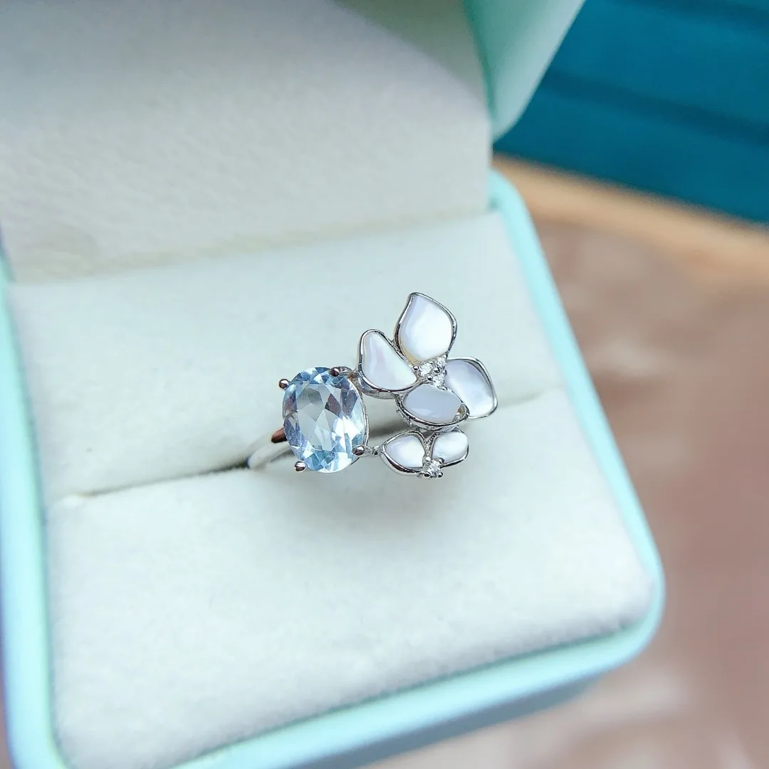 

Gorgeous Piece of Designer Jewelry S925 Sterling Silver Ring with A Natural Topaz Truly Luxurious and Fashionable Gift
