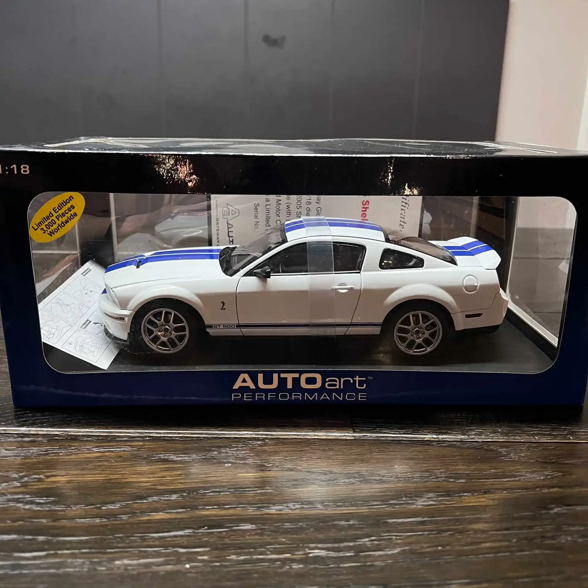 Autoart 1:18 Shelby GT500 2005 Simulatie Limited Edition Volledig Open Alloy Metalen Statisch Automodel Speelgoed Cadeau