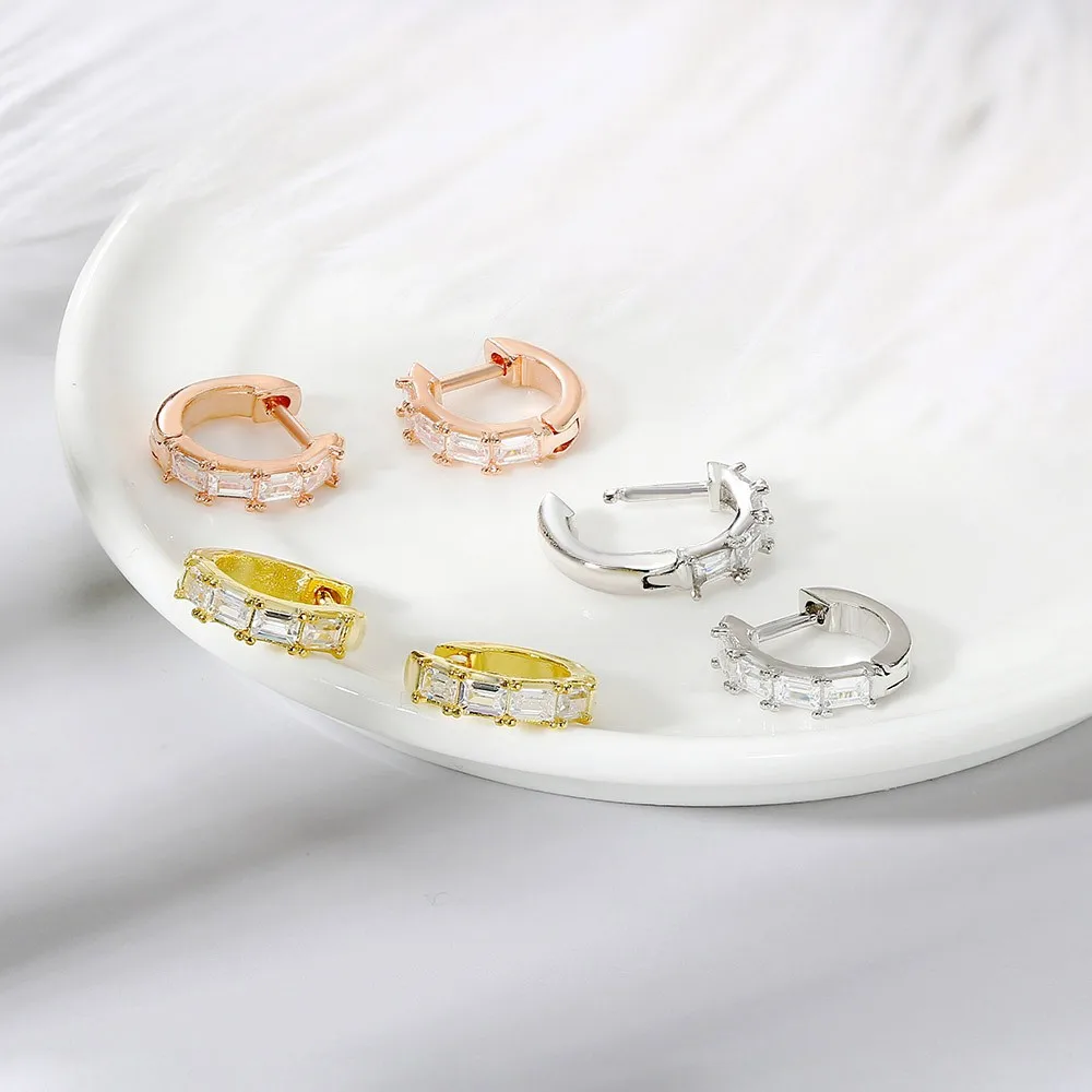 Trendy Shiny Iced Out Zircon Hoop Earrings For Women Punk Hip Hop Ear Fashion Jewelry Gifts Huggie Earings Accessories KBE137