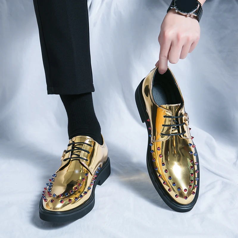 Luxury High Quality Men's Gold/Silver/Black Rivet Loafers Soft and Comfortable Men Nightclub Thick Sole Casual Shoes Men Brogues