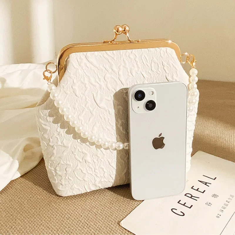 Cheongsam Clutch 2023 Shell Pearl Handbag Mini Chain Crossbody Shoulder Bag Mobile Phone Bag Versatile Cosmetic Purse for Women