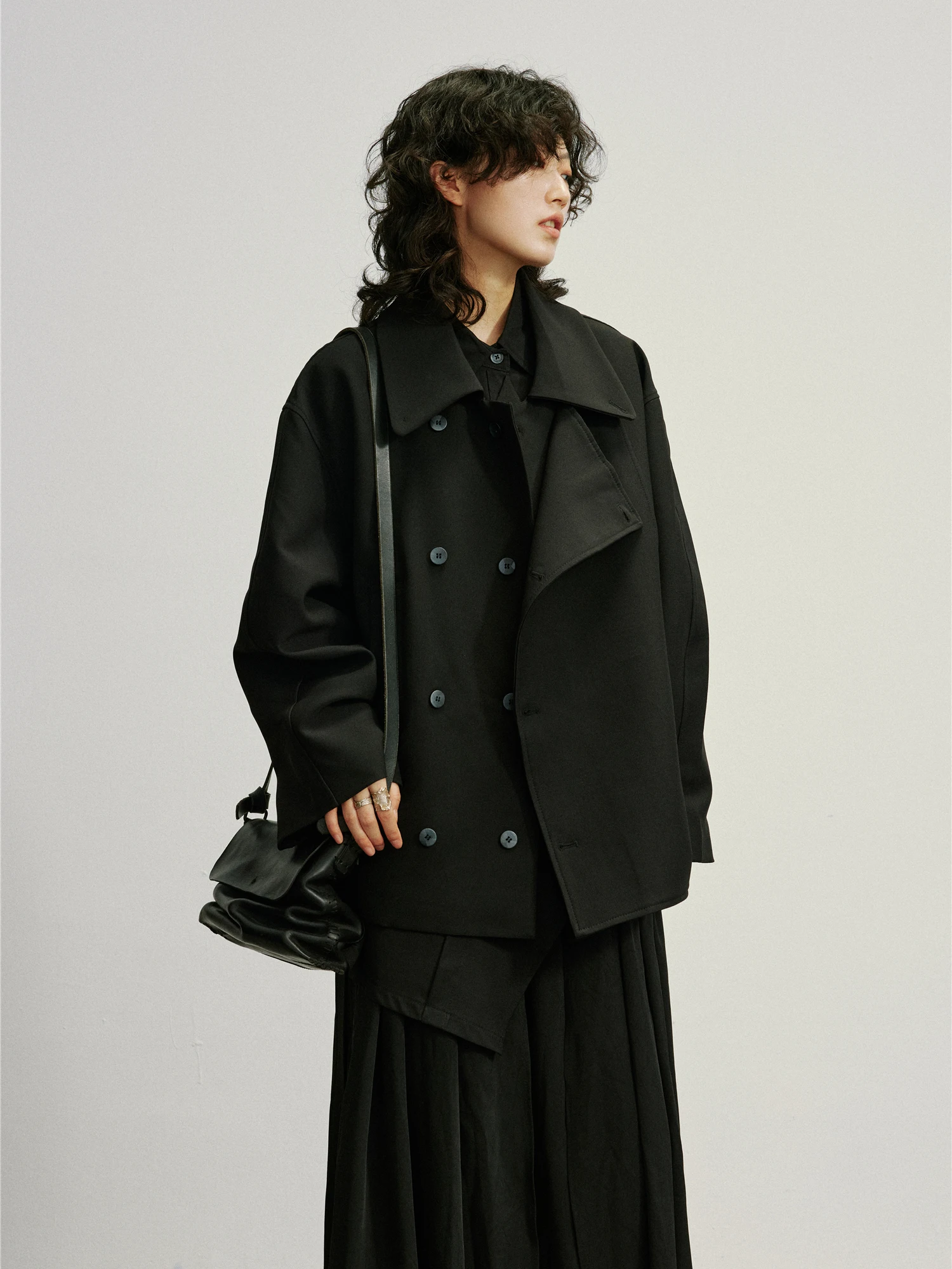 Minimalist Double-Row Buttoned Short Coat SUNYVONNE Elegant Slanted Zipper Simple Design Polyester-Nylon Composite Fiber Warm...