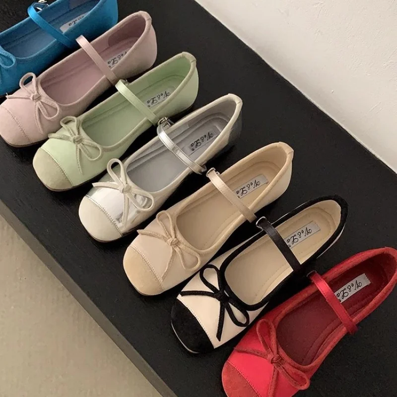 

2025 Fall Winter New French Style Ballet Flats for Women Bow Detail Mary Jane Shoes Hidden Wedge Gentle Daily Shoes