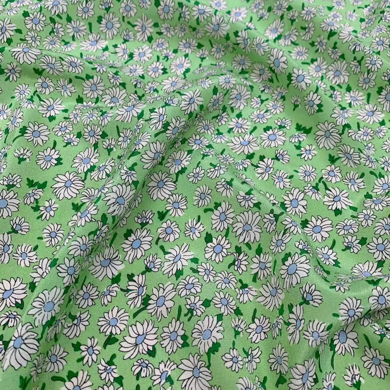 

140 см, ширина 18 мм, белая ромашка с принтом, зеленая шелковая крепдешинная ткань для шитья, мягкая классическая рубашка, пижамные штаны, R2379