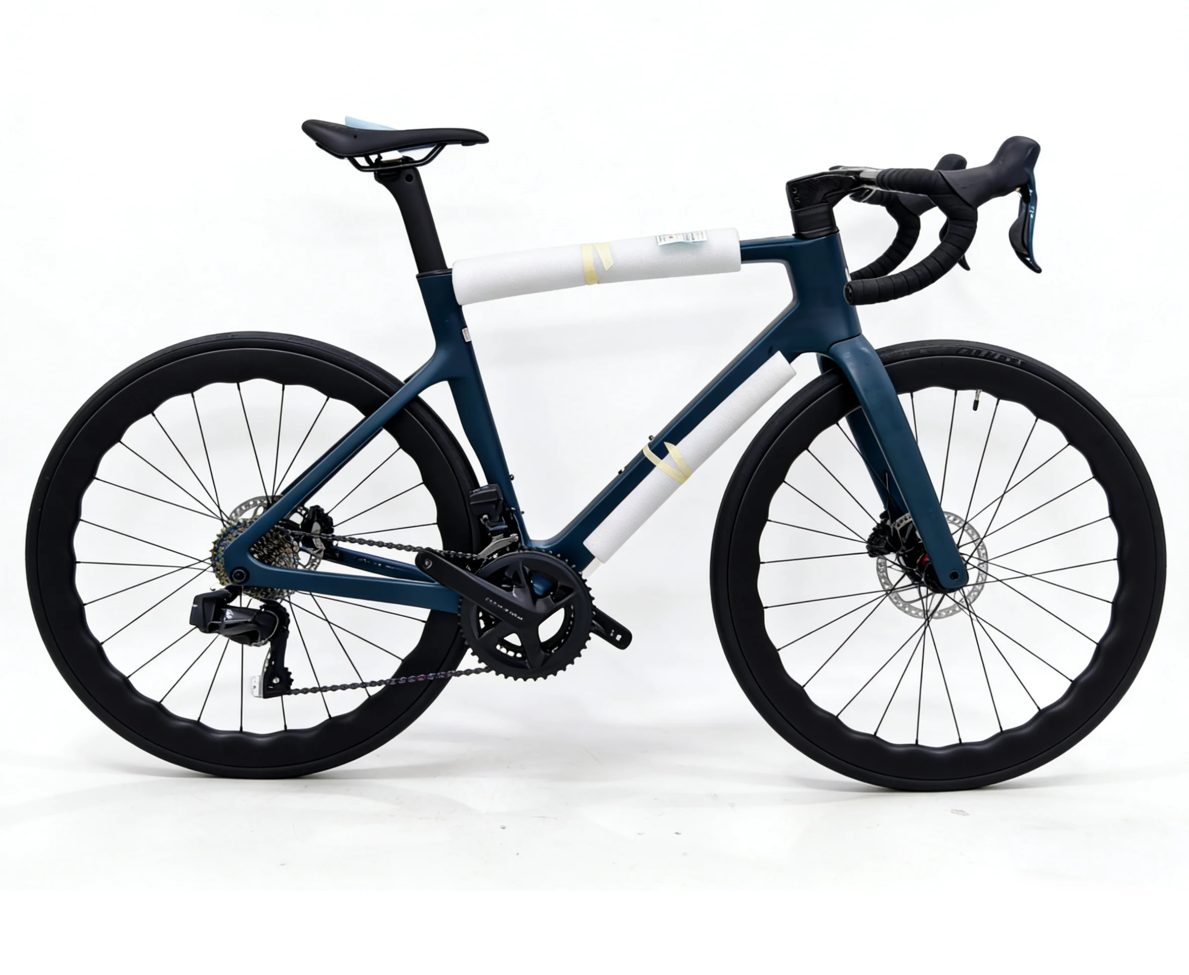 

Carbon Road Bike 700C 24 Speed Wireless Electronic Shifting Hydraulic Disc Brake Lightweight Bicycle