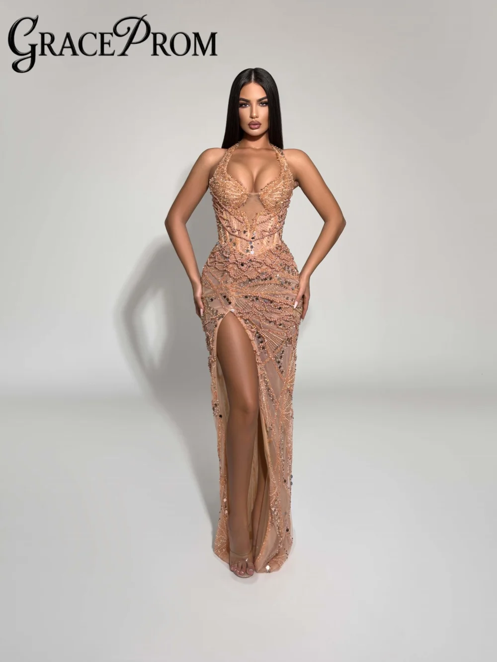 

2026 Новое вечернее платье с вышивкой и зеркалами, шикарное вечернее платье с лямкой на шее и высоким разрезом, изысканные прямые банкетные платья по индивидуальному заказу