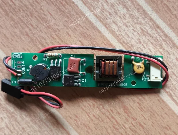 la-bande-haute-tension-8m052199-possede-des-interfaces-completes-et-des-fonctions-normales