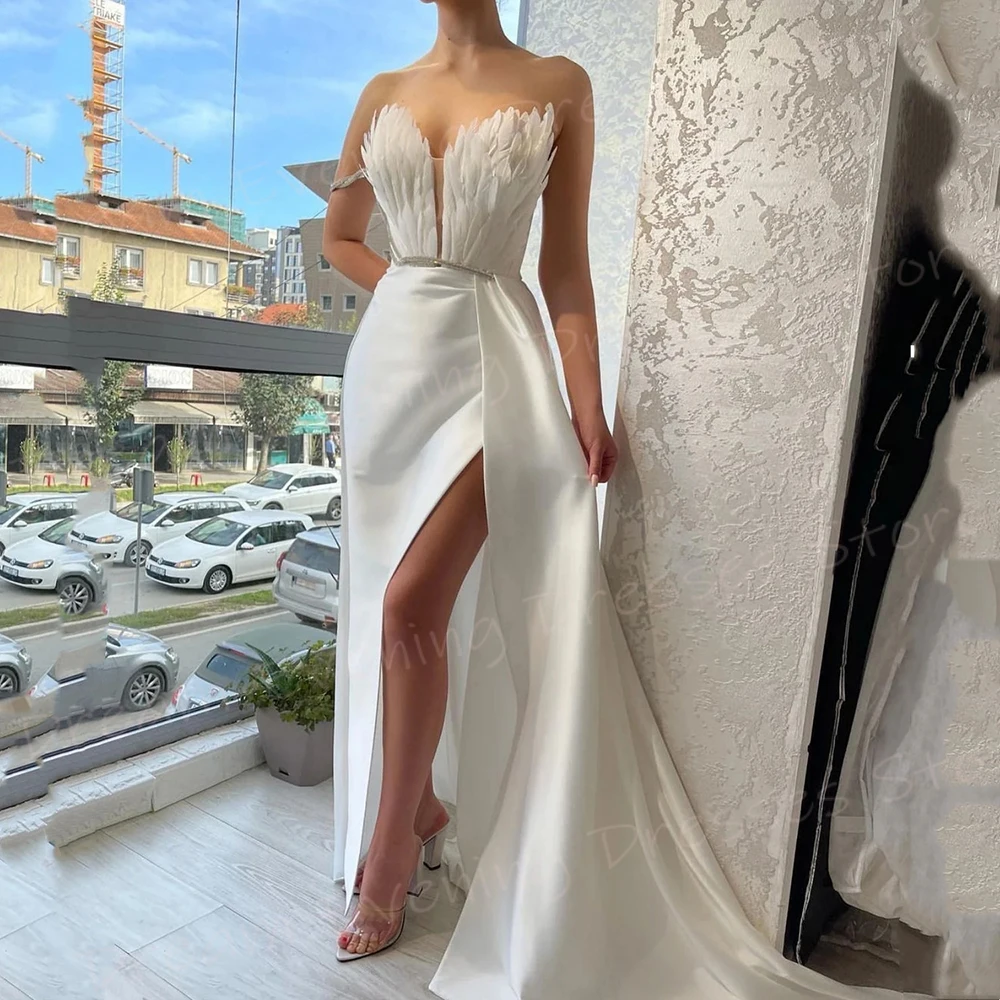 

Simple White Women's Mermaid Generous Evening Dresses Charming New Feather Prom Gowns Side Split Ruched Robe De Soiree Femmes