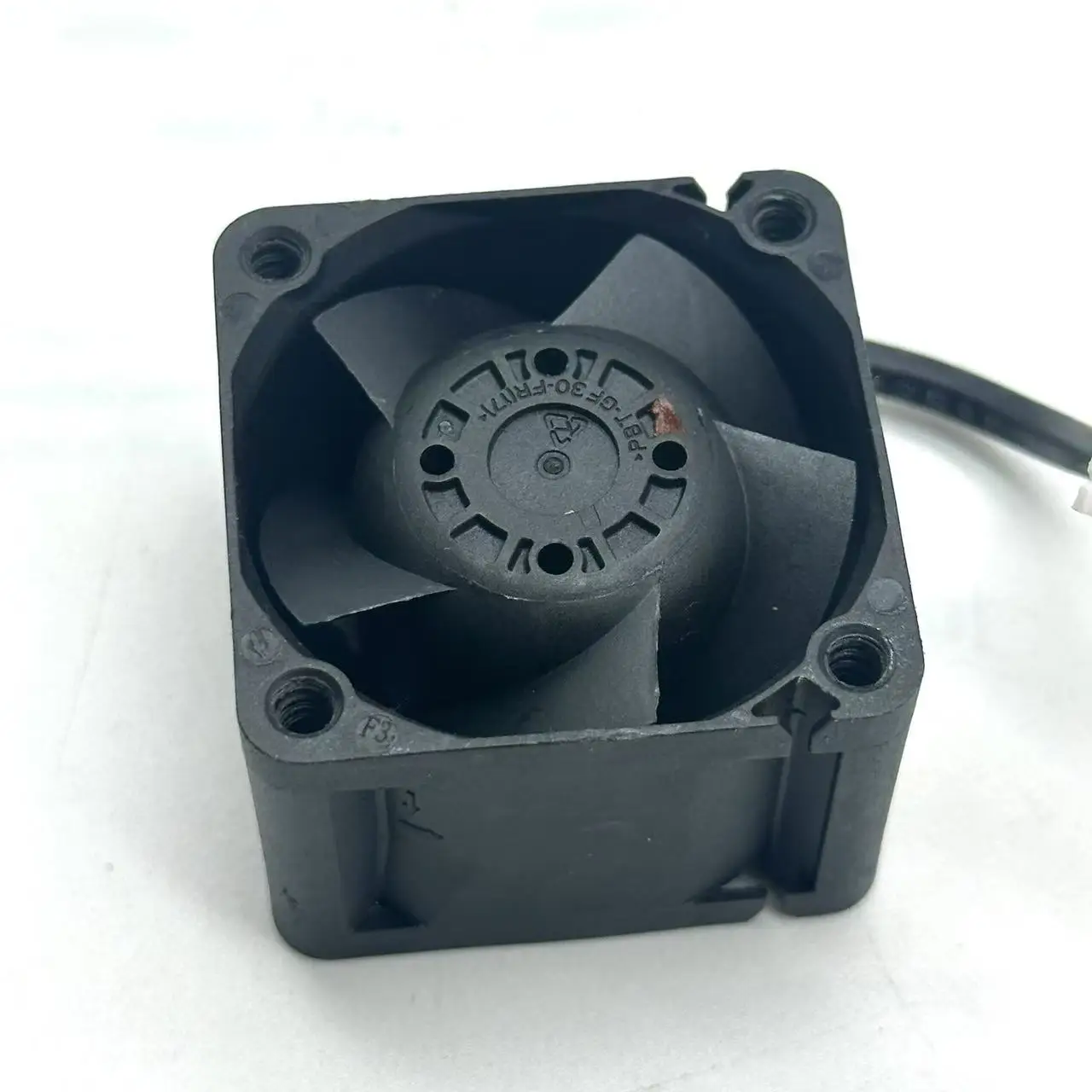 HK FAN FAB4028H12 DC 12V 0.90A 40x40x28mm 4-Wire Server Cooling Fan