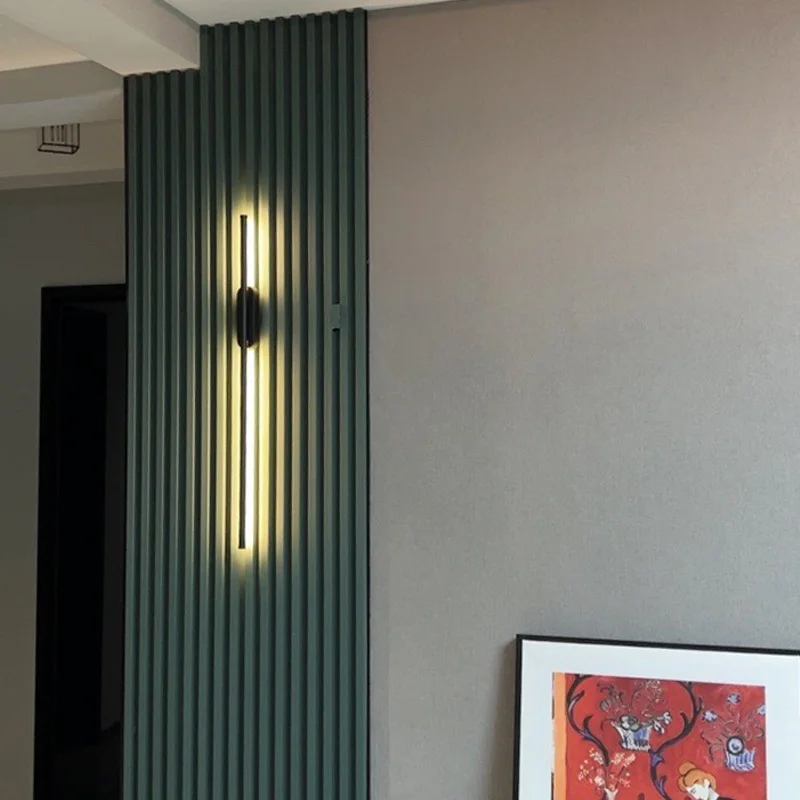 الحد الأدنى طويل Led أضواء الجدار الأسود داخلي الديكور غرفة نوم السرير مصابيح الحائط درج المدخل الحديثة المنزل الشمعدان الداخلي