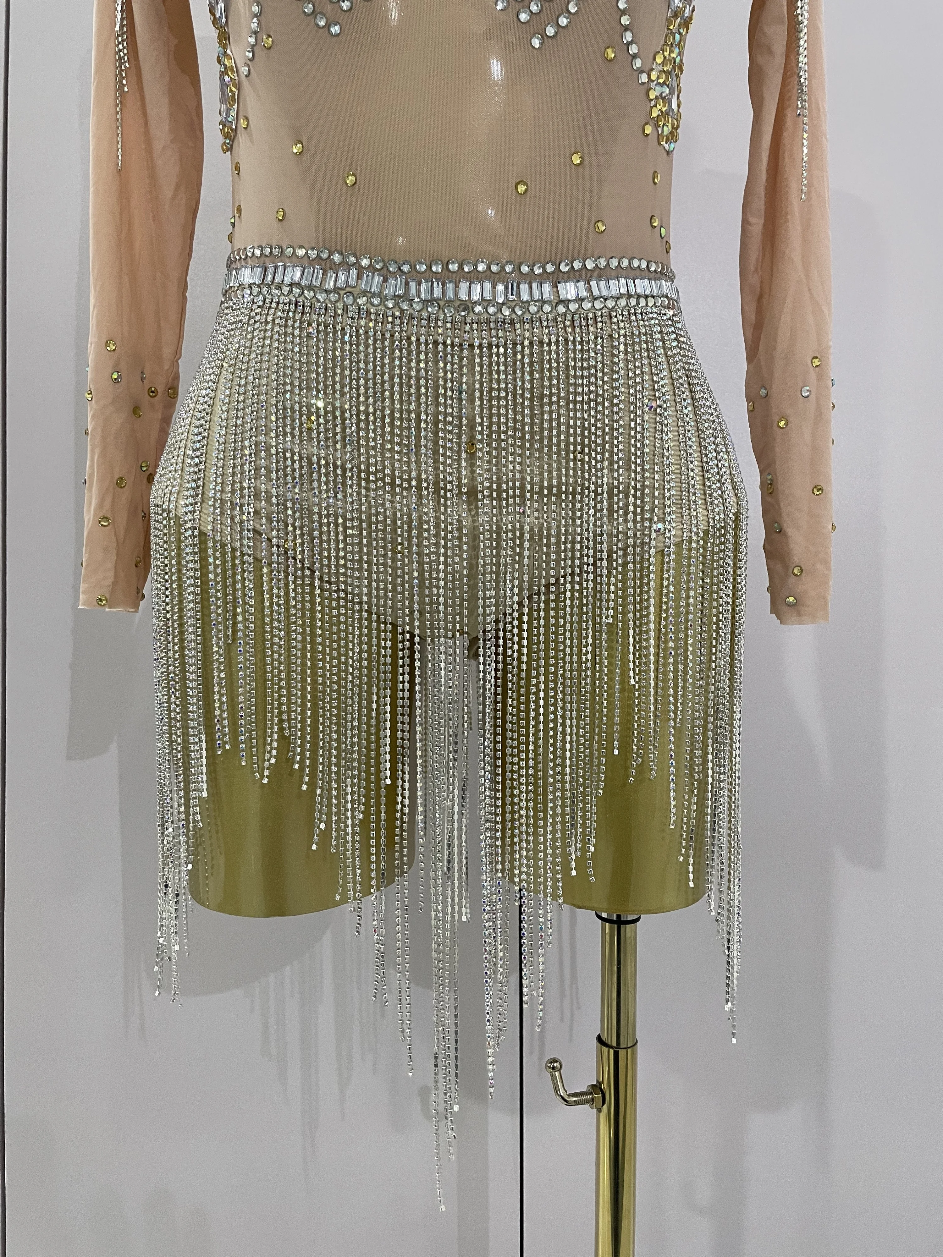 2025 新ファッション光沢のあるラインストーンタッセルボディスーツセクシーなメッシュダイヤモンドステージショージャンプスーツ女性ナイトクラブ誕生日パーティードレス