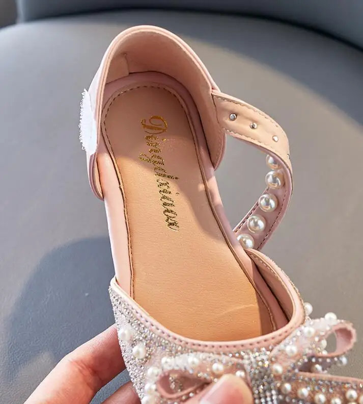 2025, las últimas sandalias de princesa para niñas, zapatos de cristal de suela blanda de verano para niños, fiesta de baile, lazo de diamantes de imitación, zapatos para estudiantes