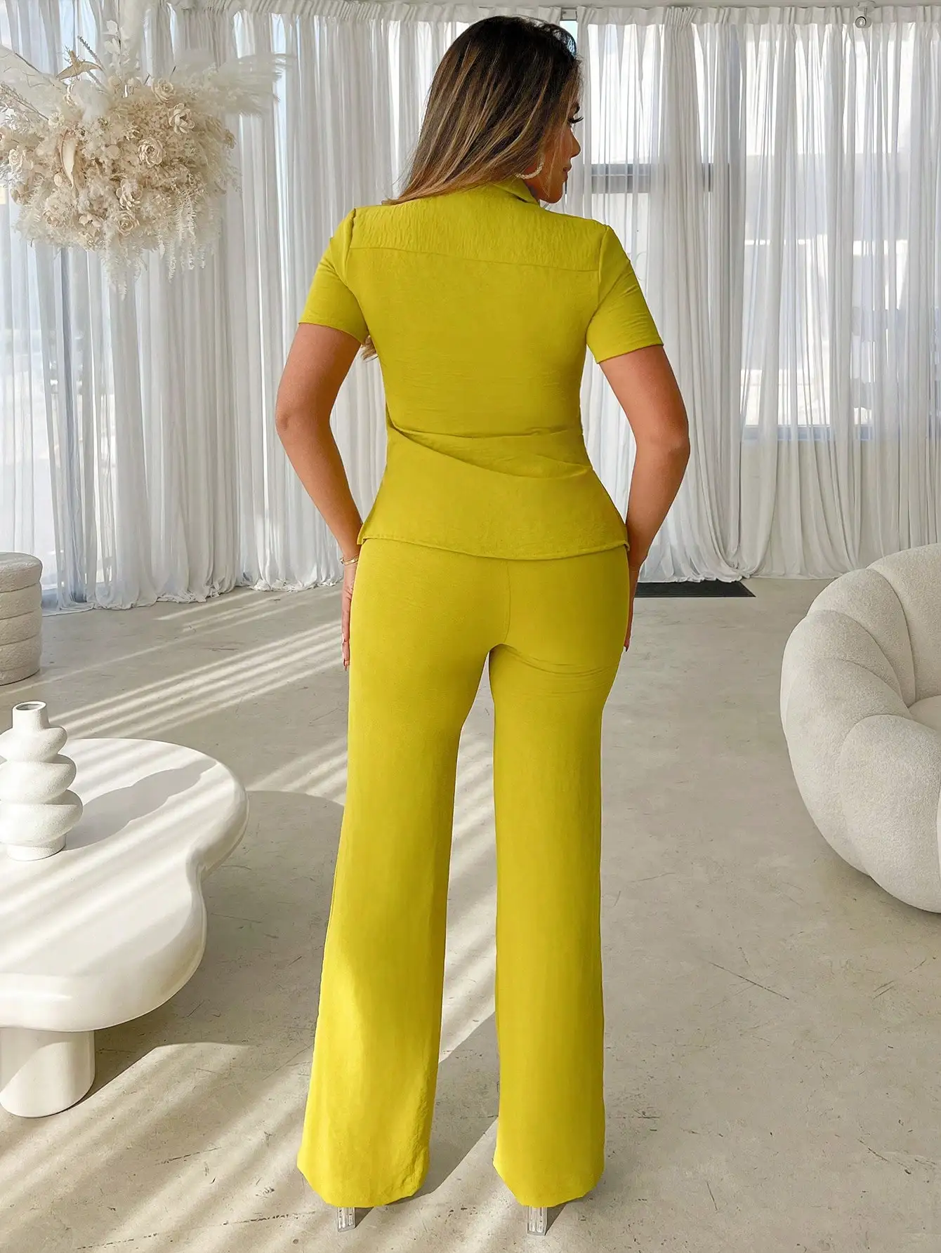 라임 그린 여성용 버튼업 셔츠 & 플레어 팬츠 투피스 세트 (오피스 또는 캐주얼 착용)