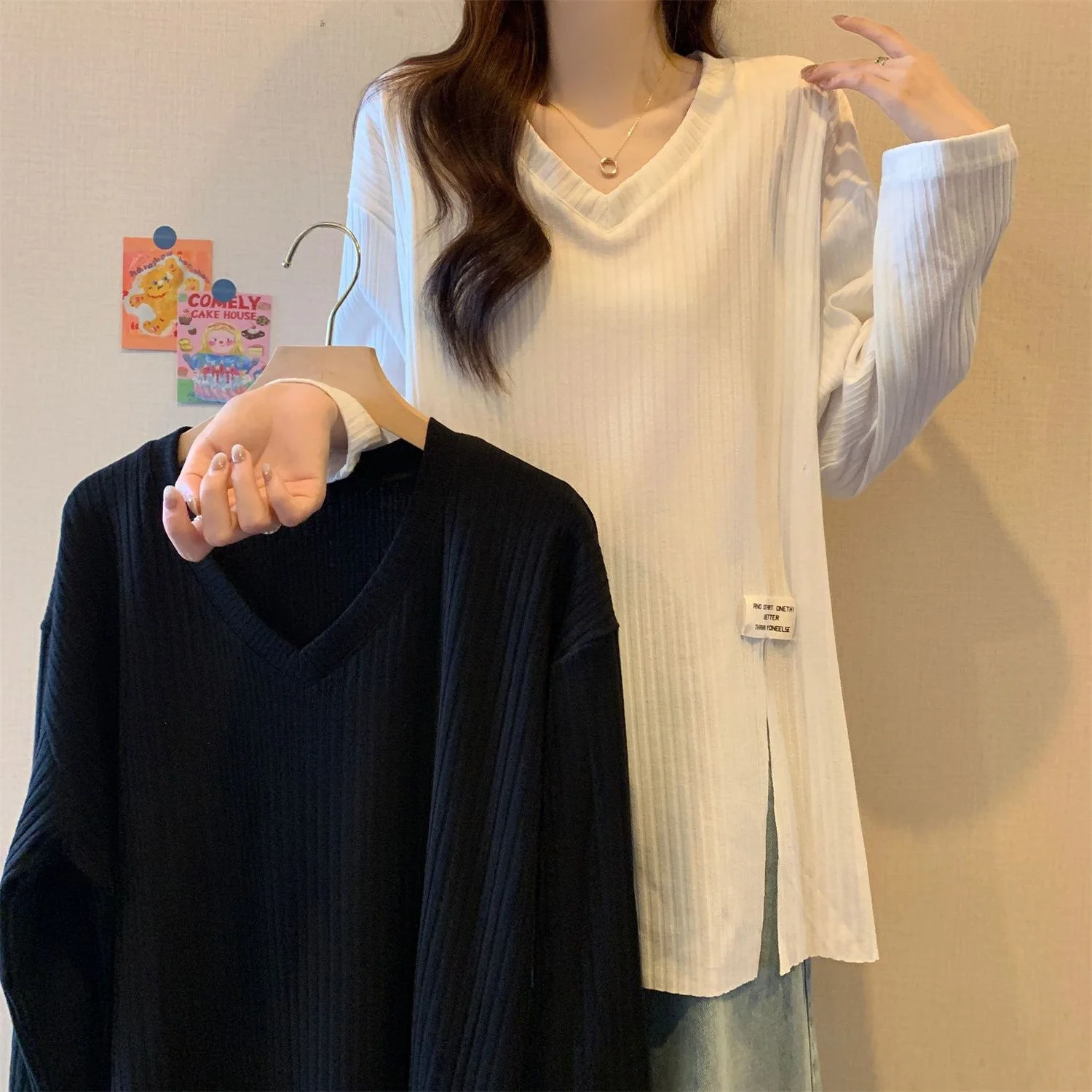 

Женская повседневная футболка больших размеров в корейском стиле с V-образным вырезом, средней длины, с длинным рукавом, осенняя, универсальная, с небольшим разрезом, размер 300 Pou