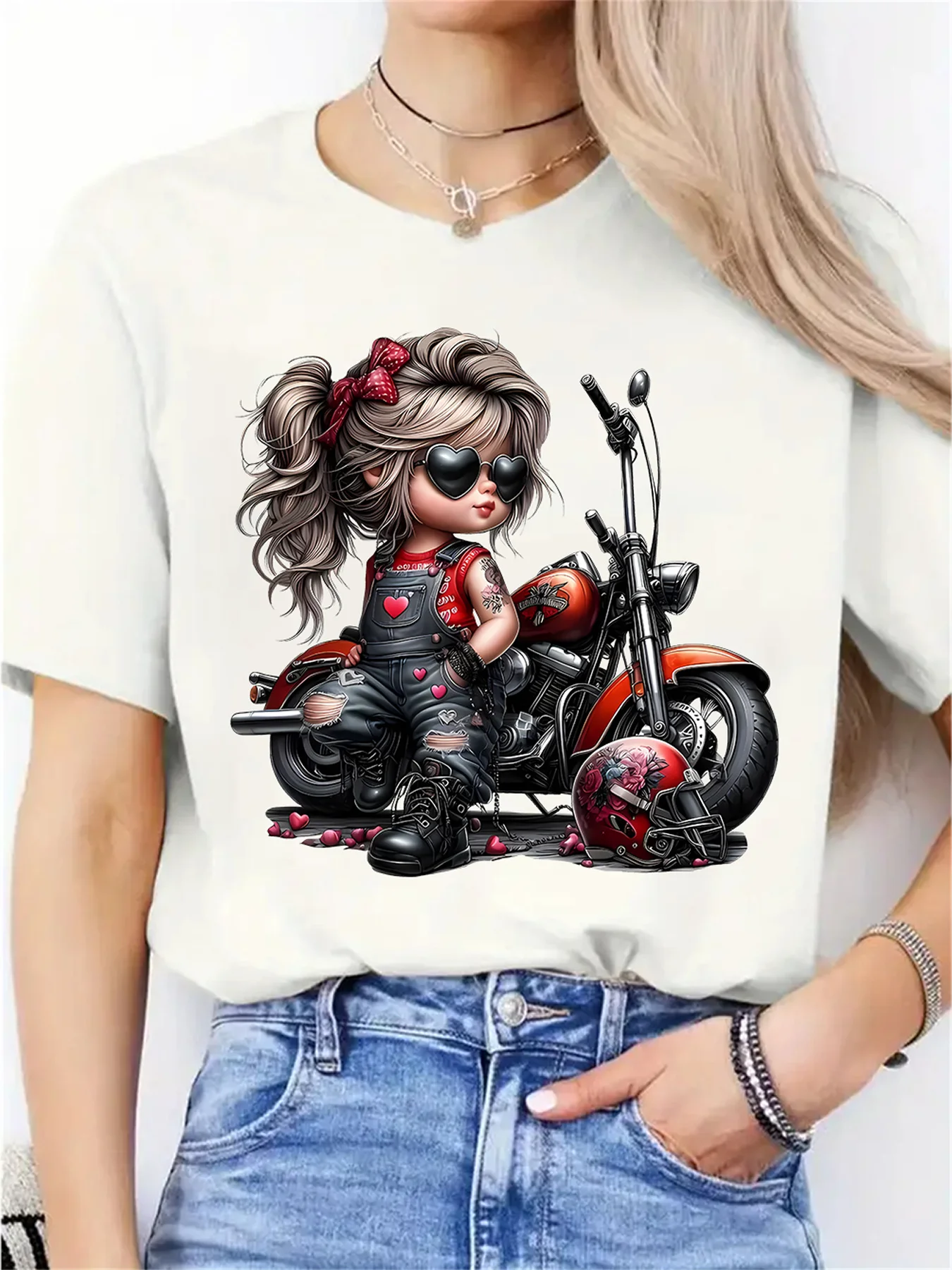 Camiseta con estampado de detalles de corazón, cuello redondo elástico, ropa informal y festiva, camiseta negra con gráfico de motocicleta para mujer