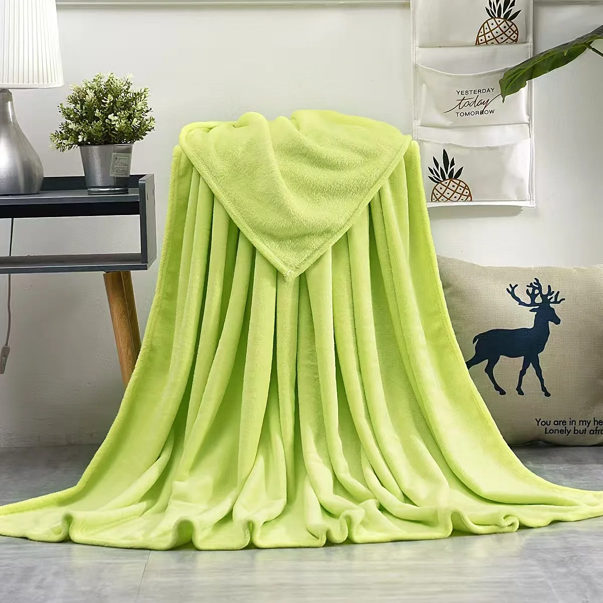 230gsm Soft Coral Fleece Flannel Blankets Solid Thin Light Weght Sofa Cover Bedspread Faux Fur Plaid Blankets