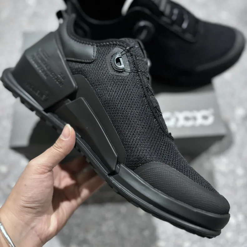 

Rotary Buckle Shoes Men Luxury Design Stylish Swivel Button Loafers Trekking Tennis Sneakers Breathable Running Menswear Summer