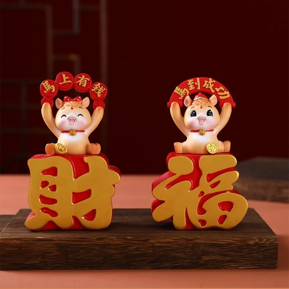 لطيف 2026 الحصان العام التميمة سنة الحصان نابض بالحياة الحصان أرقام زخرفة الراتنج الزخرفية زودياك الحصان التماثيل