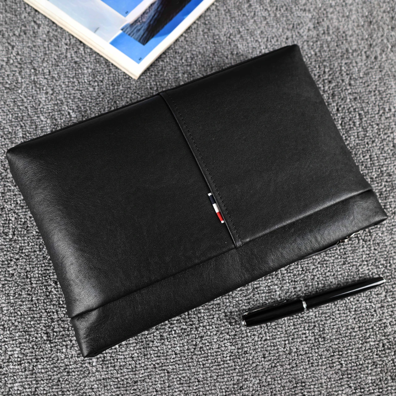 High Capaci Men's Leather Envelope Bag Top Layer Cowhide Vintage Handbag Luxury Wallet Handheld Soft Leather Purse for Youth view 5