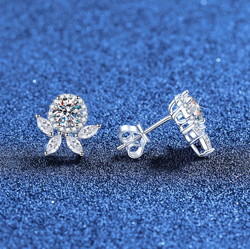 LioraGem New Flower Moissanite Stud Earrings, Fresh and Delicate Floral-Inspired Earrings for Women Platinum PT950 Stamp