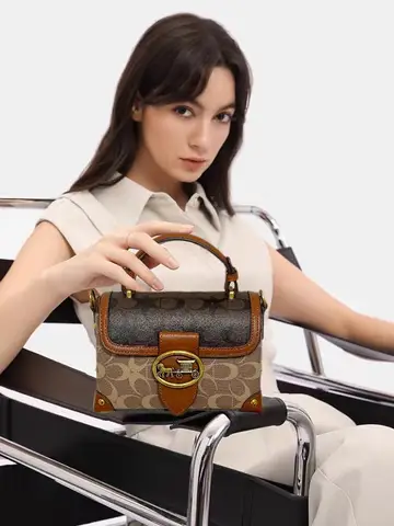 New minimalist and fashionable small handbag, contrasting color women's bag, high-end carriage crossbody bag, portable box bag