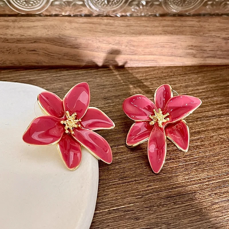 Metal Flower Drops Oil Earrings European American Style Personality Fashion Stud Earrings Ms Girl Travel Wedding Accessories