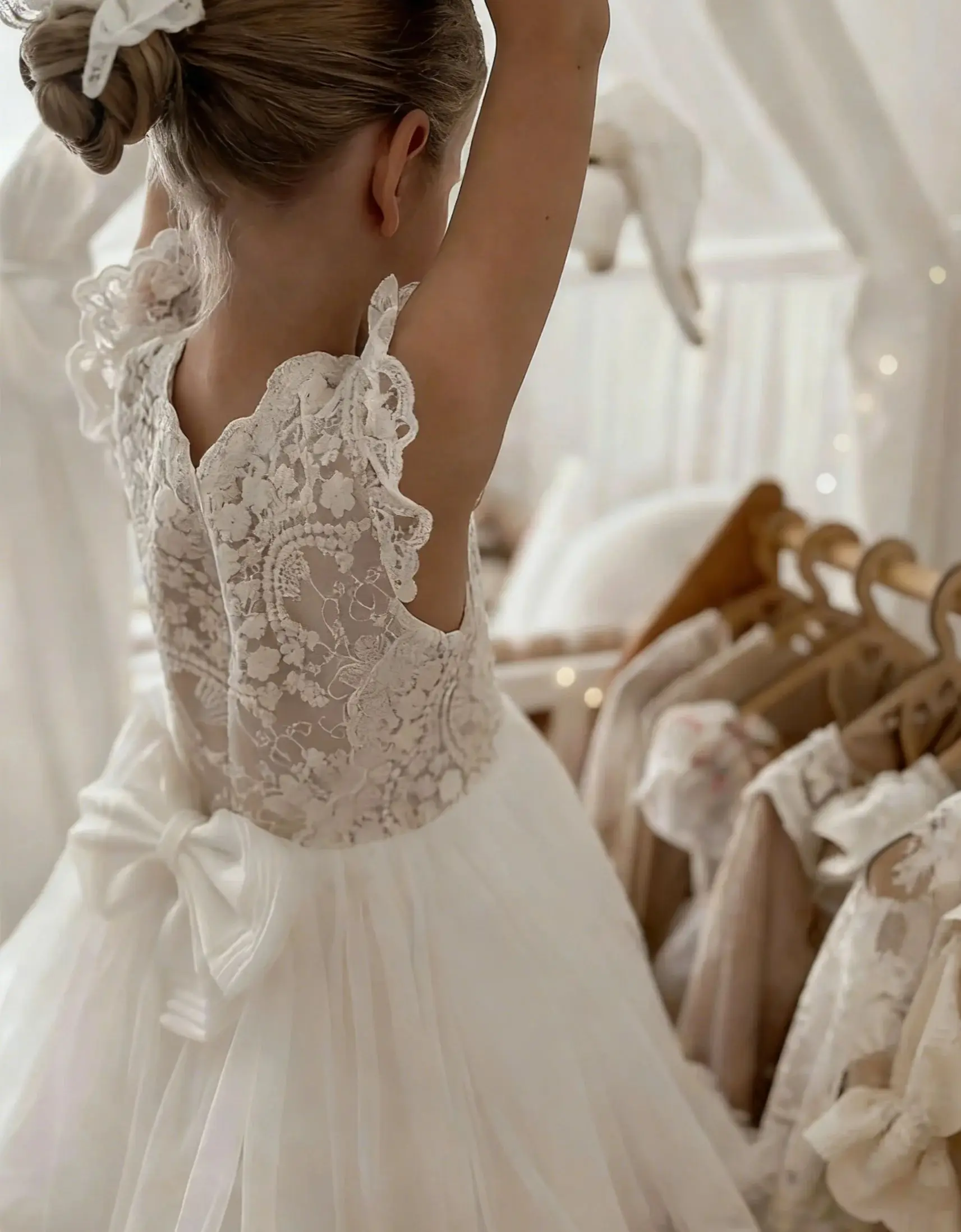 

Princess Flower Girls Dresses For Wedding Lace Appliques Bow Knee Length Kids Birthday Party First Communion Gown Custom