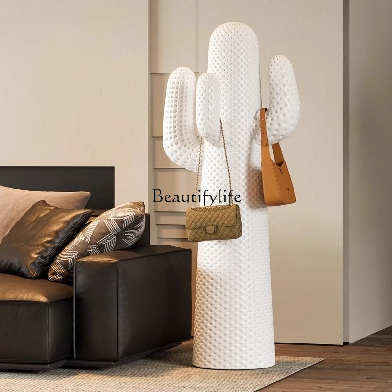 

Italian cactus floor-to-ceiling ornaments, large sculpture shopping malls, home decorations