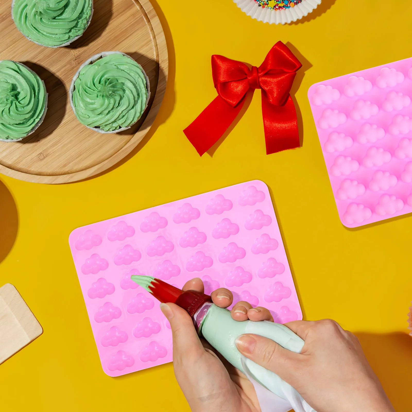 

1 PC Reusable Silicone Chocolate Mold Adorable Cloud Shape DIY Jelly Candy Maker Multi-Use Baking Tool Kitchen Cooking Accessory