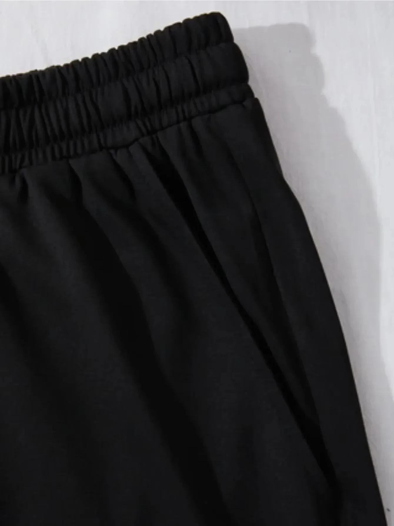 กางเกงขาสั้นพิมพ์ลายการ์ตูนวินนี่และเพื่อนๆ แฟชั่นฤดูร้อนปี 2025 - กางเกงขาสั้นลำลองใส่สบายสำหรับผู้ชาย