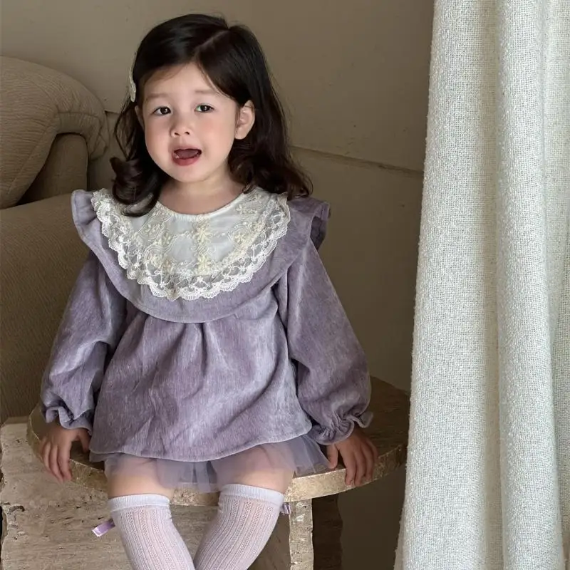 

2025 Осенний новый комплект одежды с длинными рукавами для маленьких девочек, кружевные рубашки для маленьких девочек, платье + шорты, костюм из 2 предметов, наряды принцессы для малышей