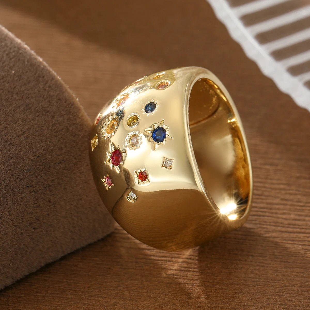 Retro Creative Sun Star Zircon Inlay Wide Face Ring - Fashionable Women's Personalized Jewelry Gift Accessory Ring