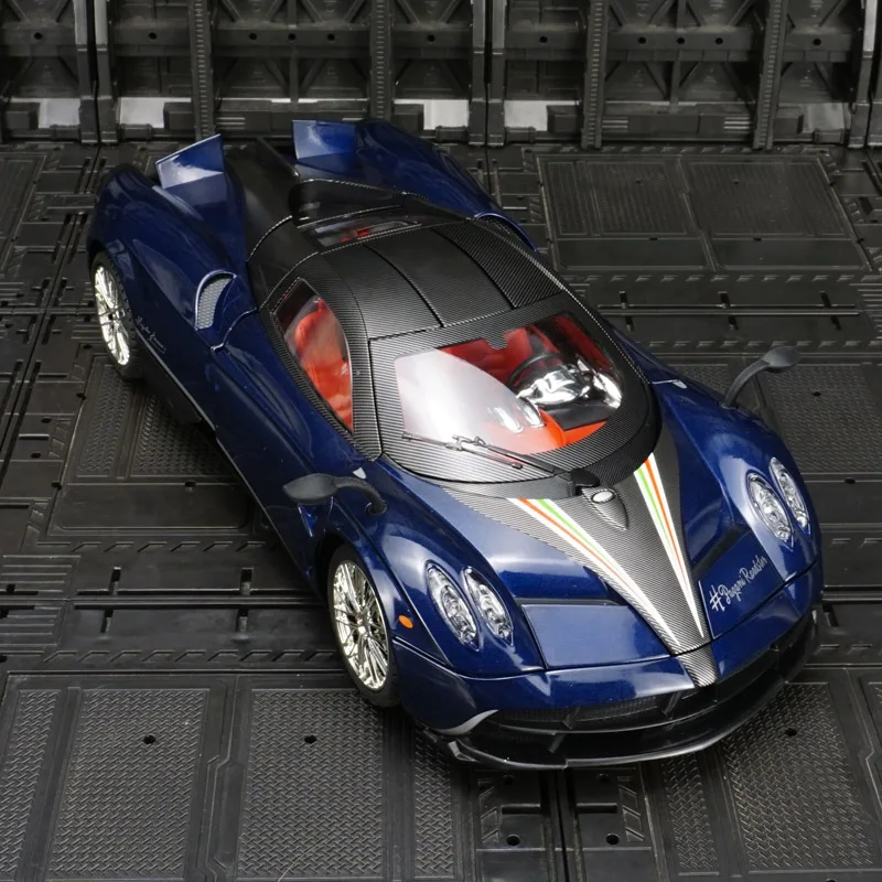 

1:18 Huayra, большая масштабная модель из сплава, супер автомобиль, коллекция звуков и света, детская игрушка в подарок, можно подарить в подарок друзьям