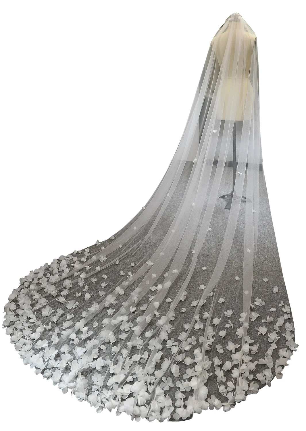 Bridal Veil Long Wedding Veil 3D Flowers Floral Lace White Luxurious Petals Veil for Bride With Comb velos de novia Cathedral