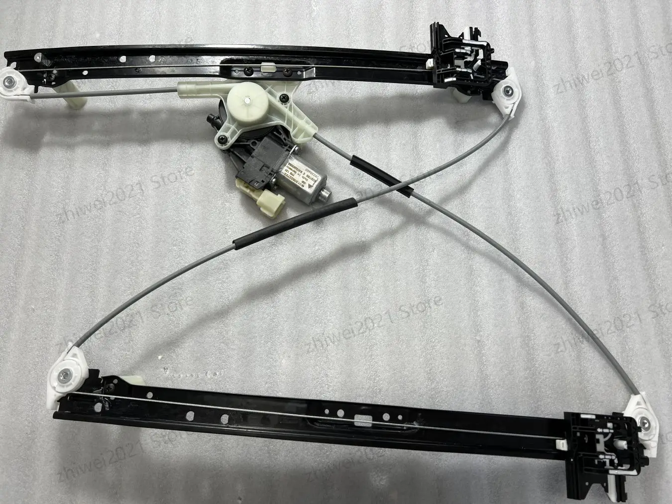 The left front window lifter of the elevator assembly is suitable for Range Rover Sport 2014-2020 LR153952 LR077816