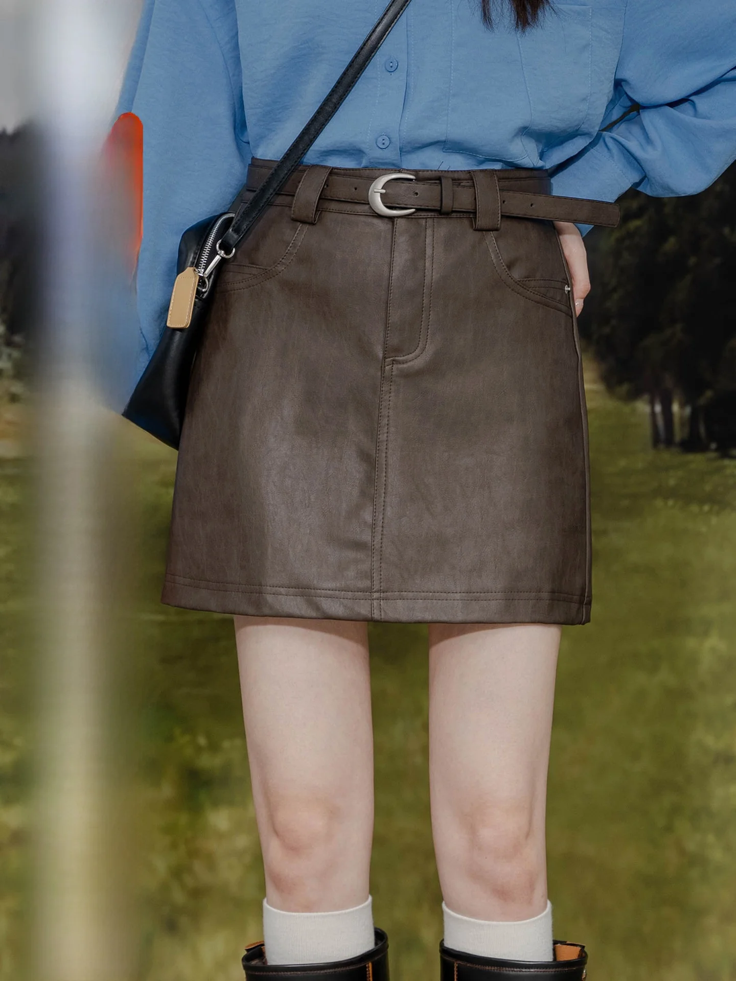 

Юбка из искусственной кожи в стиле ретро, женская простая универсальная тонкая юбка трапециевидной формы с высокой талией, антилегкая внутренняя часть, маленькая кожаная...