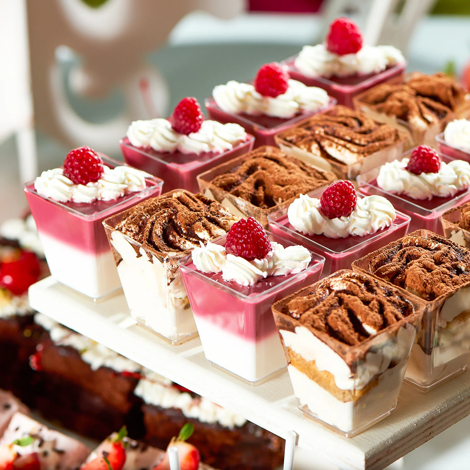 

30Pcs Clear Mini Dessert Cups Plastic Pudding Cups for Ice Cream Mousse Trifle Yogurt Parfait Dessert Spoons Cup