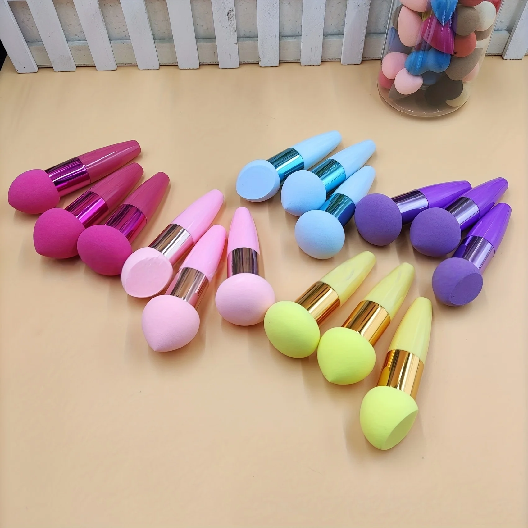 재고 있음 3개입 핫세일 작은 버섯 모양 퍼프 메이크업 도구 손잡이 포함, 건식 및 습식 겸용, 도매 스펀지 퍼프