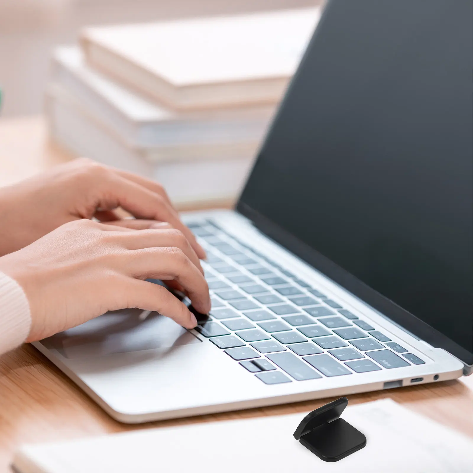 

Комплект из 2 шт. мини-подставок для охлаждения компьютера, портативные самоклеящиеся подставки для ноутбуков и клавиатур для офиса, путешествий и дома, удобные