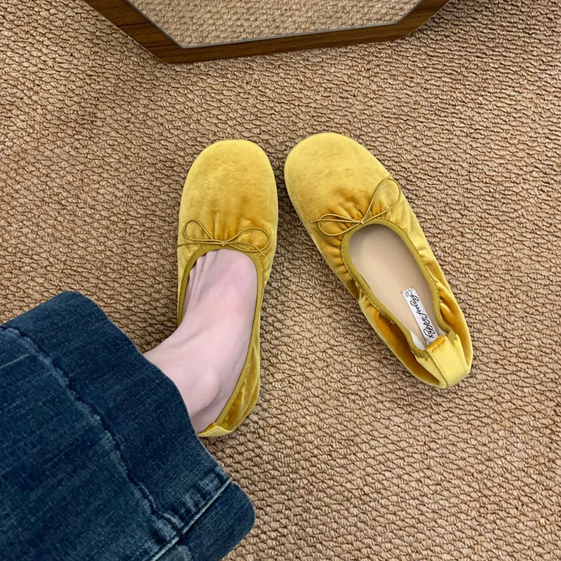 Modische, weiche Ballettschuhe aus Seide für Damen, neu im Frühjahr, lässige Slip-On-Schuhe mit Schleifenknoten für Damen. – Detail 4