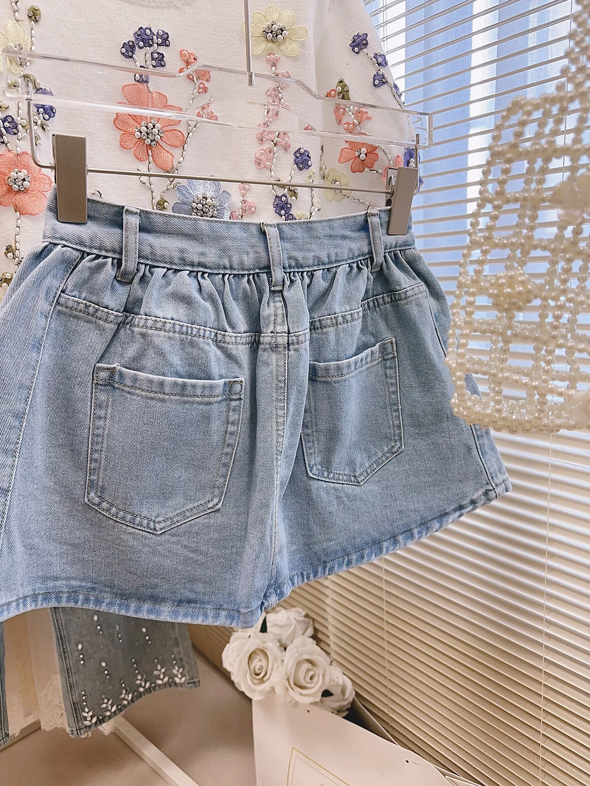 2025 Female Summer New Handmade Beaded Three-dimensional Flower High-waist Denim Short Pants Women's Pocket Decorative Shorts