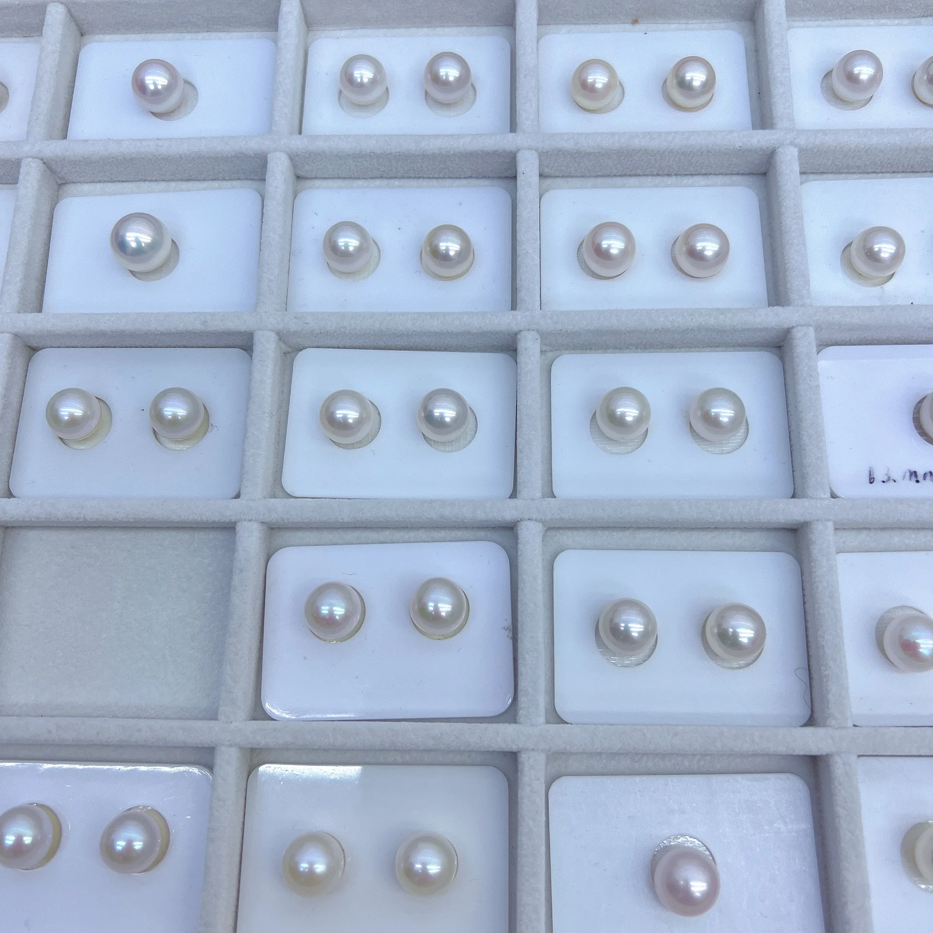 

Classic AAAA 11-12mm Natural Japanese Round Pearl Earrings 925 Elegant and Beautiful/1 Pair