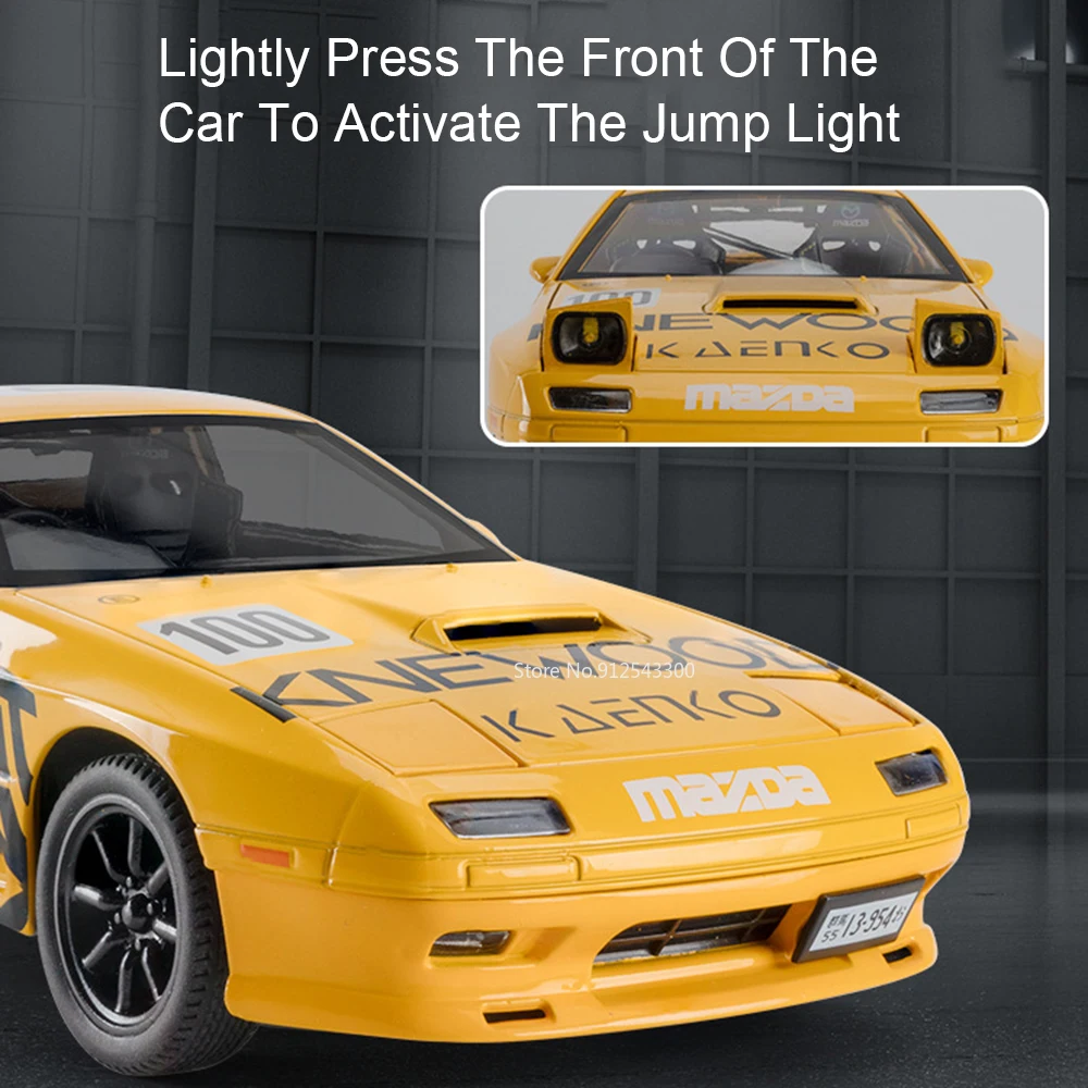 1:24 RX7-FC GTR R34 Modello di auto sportiva Giocattolo Corpo in metallo Suono Luce Tirare indietro Porte aperte Modelli supercar per i regali dei bambini
