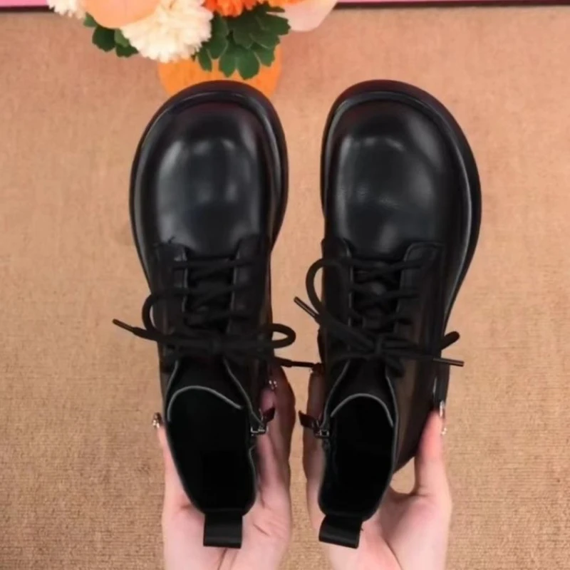 

Женские ботинки на платформе из искусственной кожи, короткие, с круглым носком, на низком каблуке (менее 3 см), однотонные, с нескользящей резиновой подошвой, модные повседневные ботинки