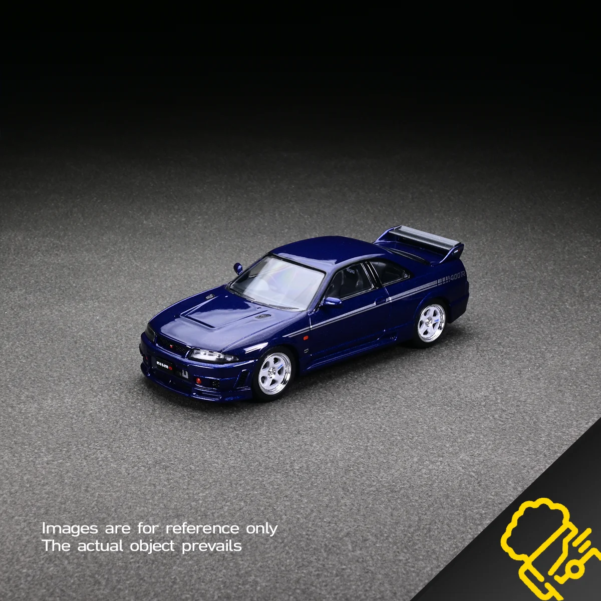 TOMICA TLV 1:64 LV-N305c GTR R33 400R Nismo، نموذج لعب أنيق للسيارة مصنوع من خليط معدني، هدية عيد ميلاد للأطفال في العطلات.