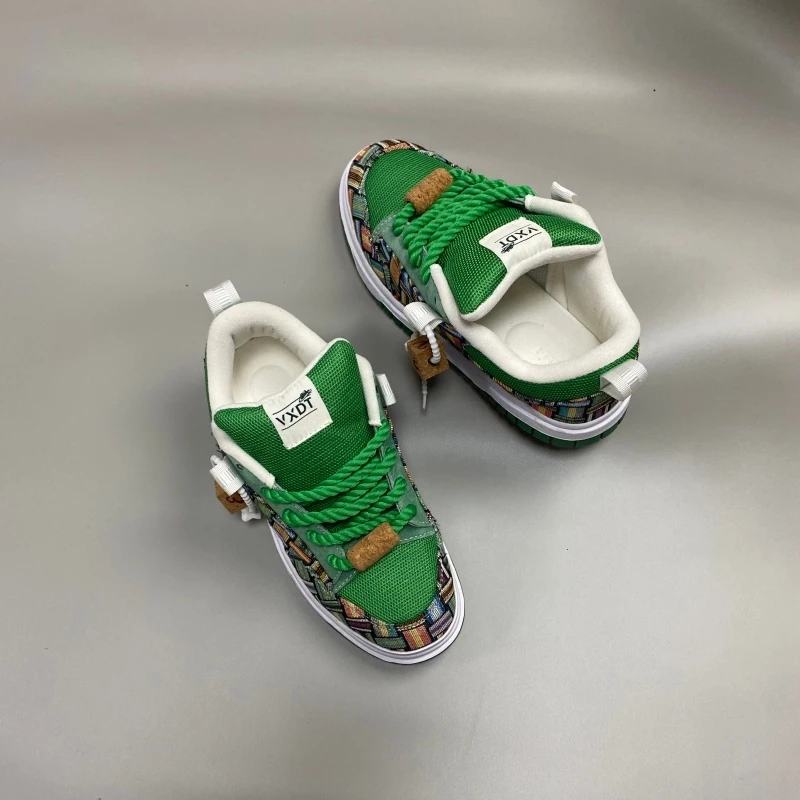 

Retro green color blocked thick rope shoelace board shoes, ethnic pattern mesh breathable bread shoes, American street versatile
