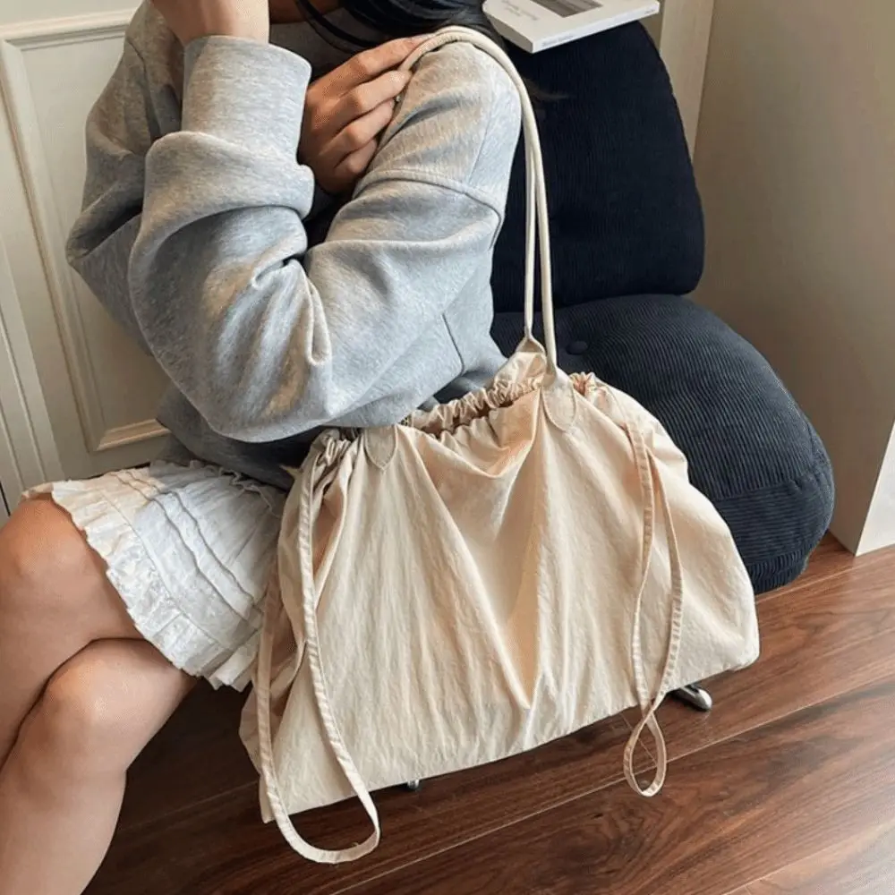 Borsa tote in nylon tinta unita semplice Borsa versatile di grande capacità con coulisse Borsa da donna casual leggera da donna