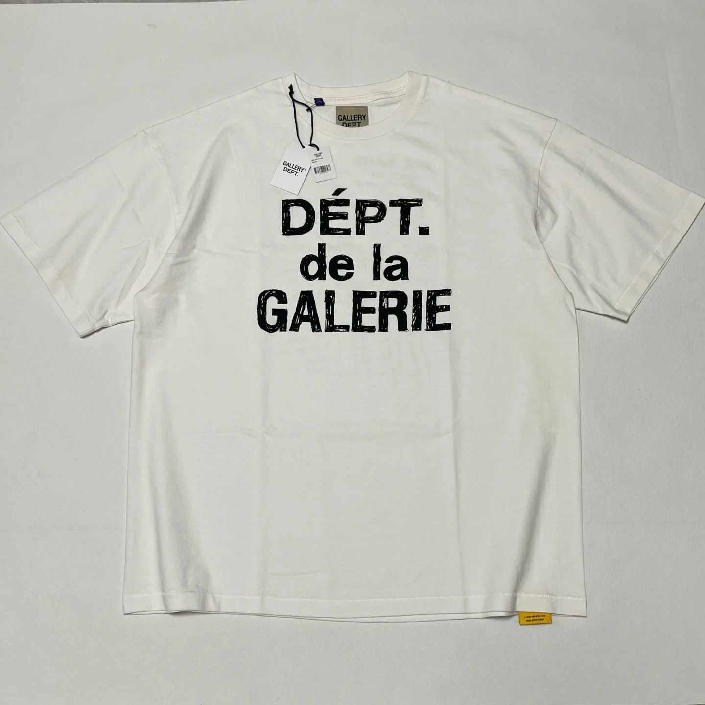 

GalleryDEPT Graffiti Design Manuscript Basic French Print Logo round Neck Short Sleeve MoodyTee Cotton Youth Fashion T-shirt