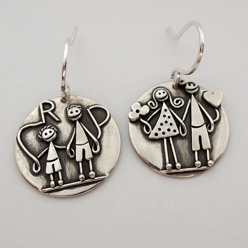 Vintage Silvery Plated Hand Carved Couples Pattern Pendant Earrings for Women Fashion Exquisite Festival Vacation Jewelry Gifts